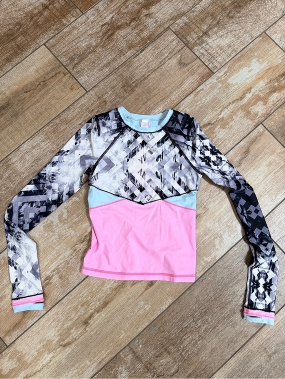Ivivva by Lululemon Athletica | Girl’s Geometric Rash Guard Top